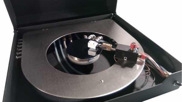 D3 : Dark box with platen